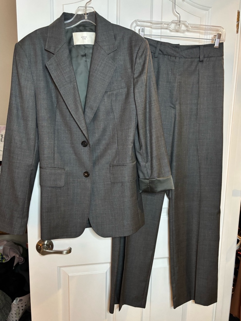EUC ARCH THE Women’s Charcoal Two-Piece Suit Blazer & Trousers size 36